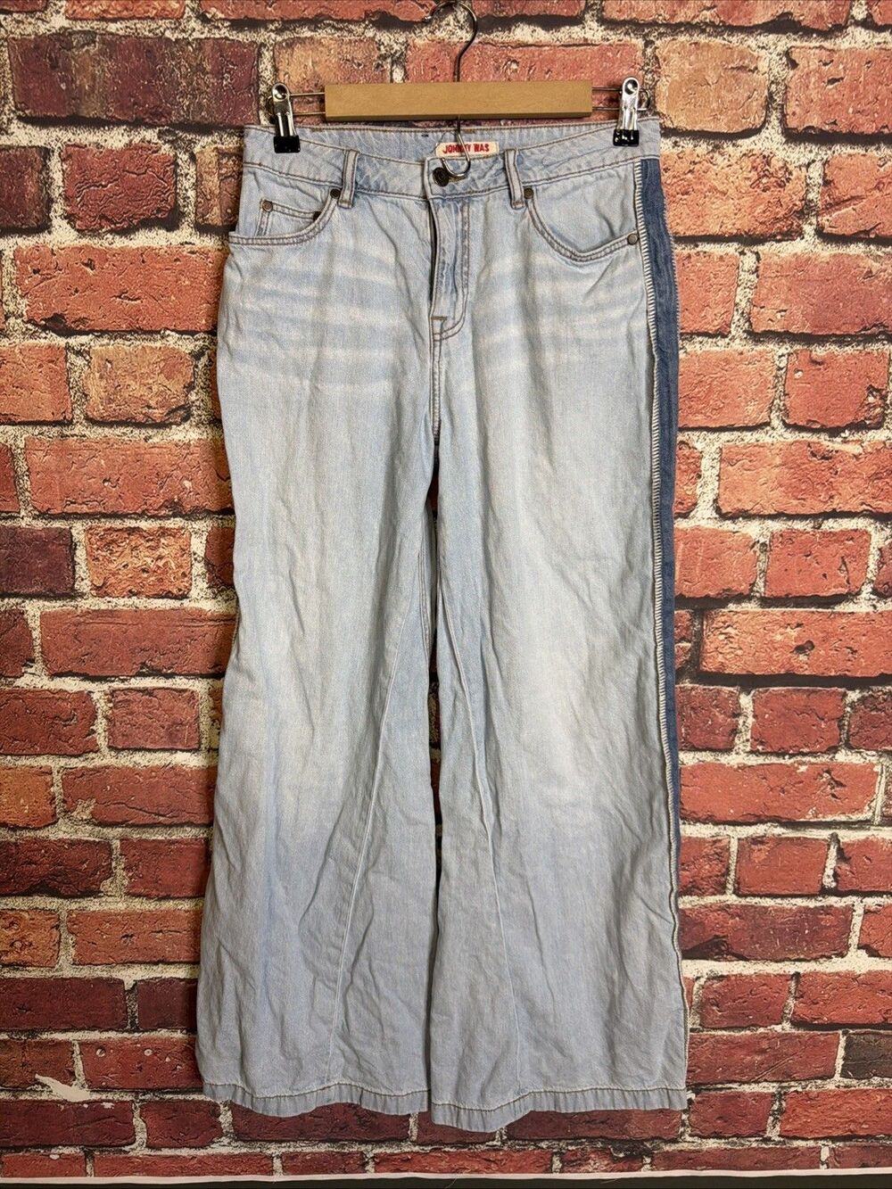 EUC Johnny Was Melanie Blanket Stitch Wide Leg Jeans Size 27